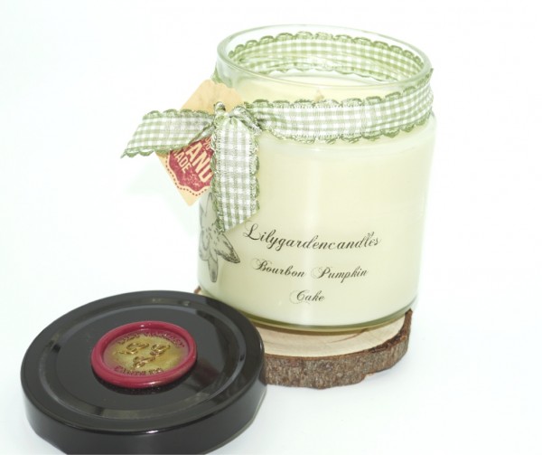 Bourbon Pumpkin Cake Lily Round Jar large